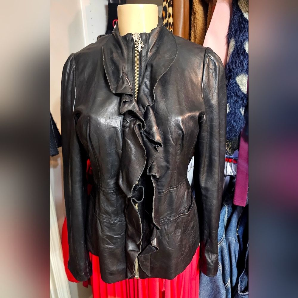 🔥"Royal UNDERGROUND"🔥 100% Black Leather Ruffle Jacket